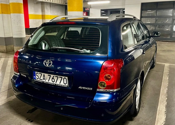 Toyota Avensis cena 13500 przebieg: 260000, rok produkcji 2005 z Katowice małe 211